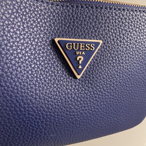 Gorgeous blue Guess bag - Picture 7 of 14